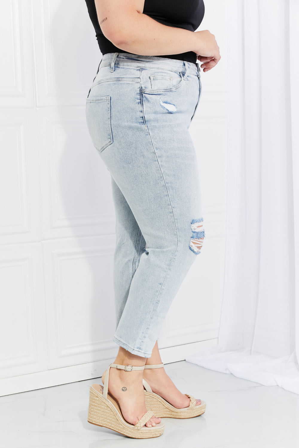 Stand Out Full Distressed Cropped Jeans