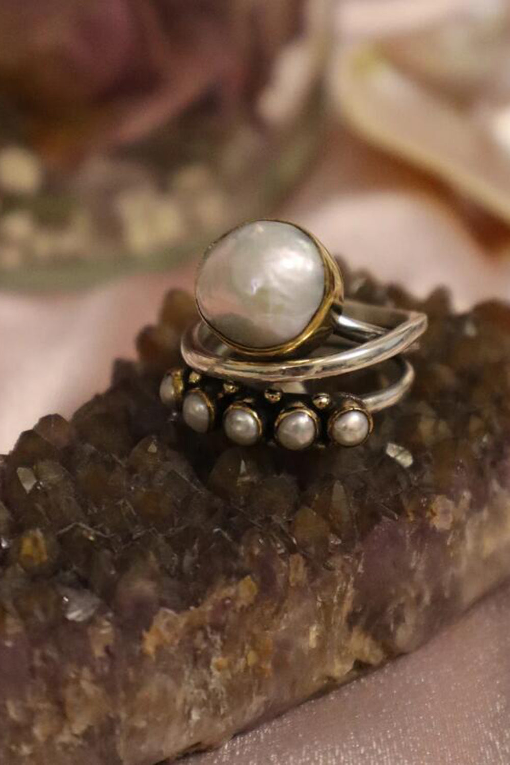 Vintage Pearl Inlay Opening Ring